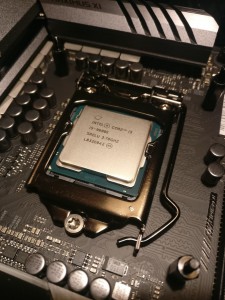 Intel i5-9600K installed and ready to go